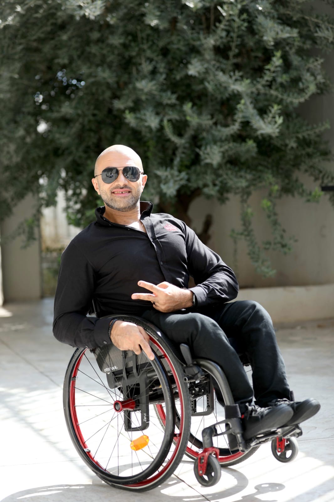تجربة عزت
